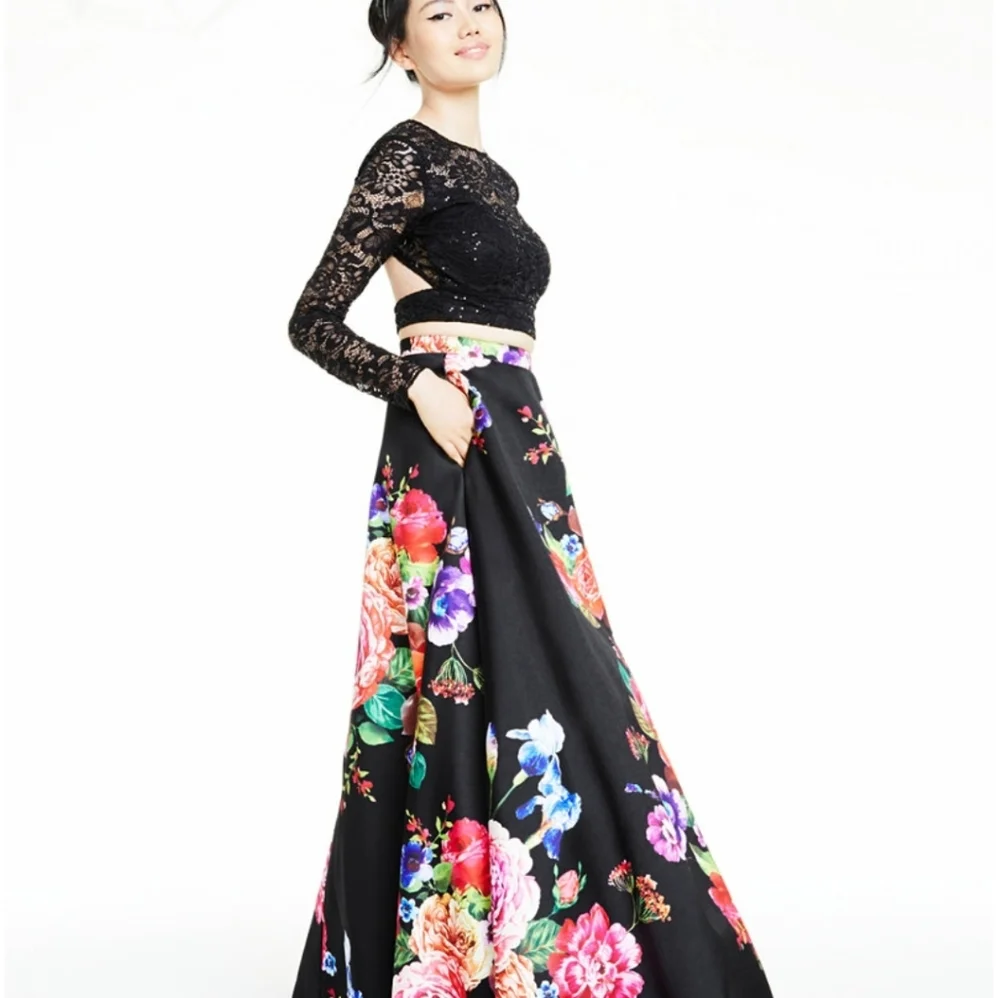 B Darlin Juniors' 2-Pc. Lace & Floral-Print Gown - Picture 3 of 4